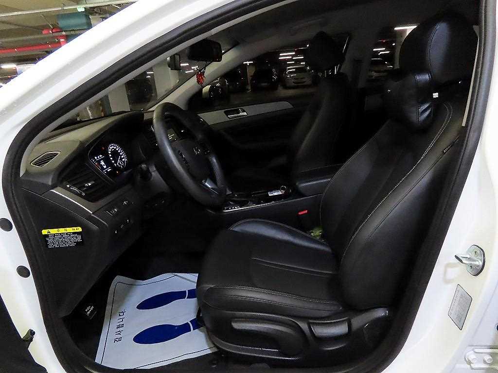 Hyundai Sonata — photo 06