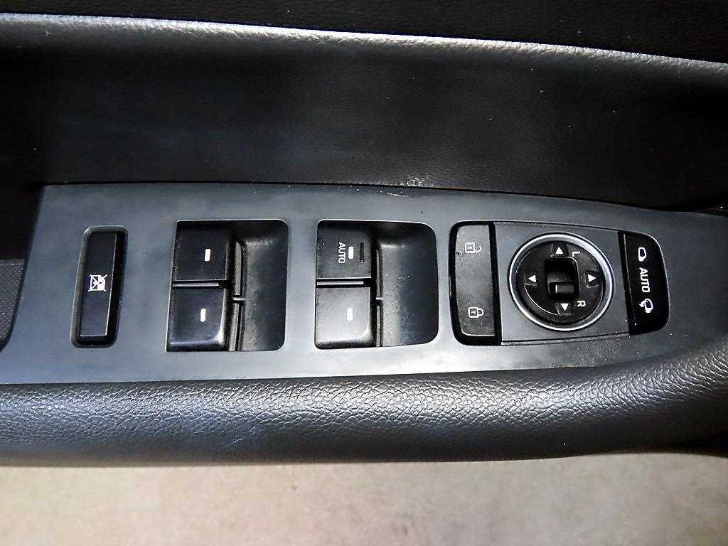 Hyundai Sonata — photo 13
