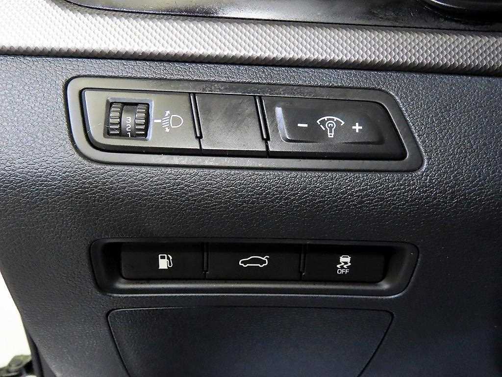 Hyundai Sonata — photo 14