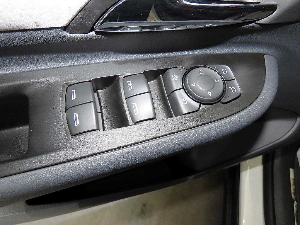CHEVROLET Bolt EV — photo 13