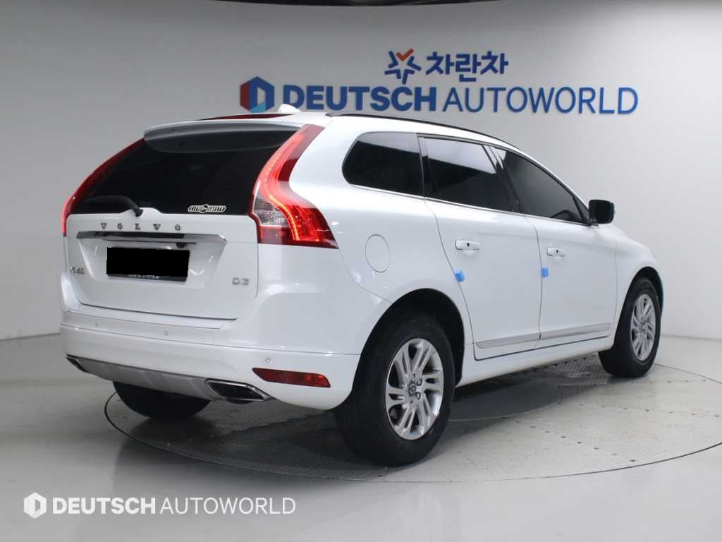 Volvo XC60 — photo 02