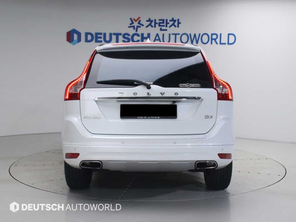 Volvo XC60 — photo 04