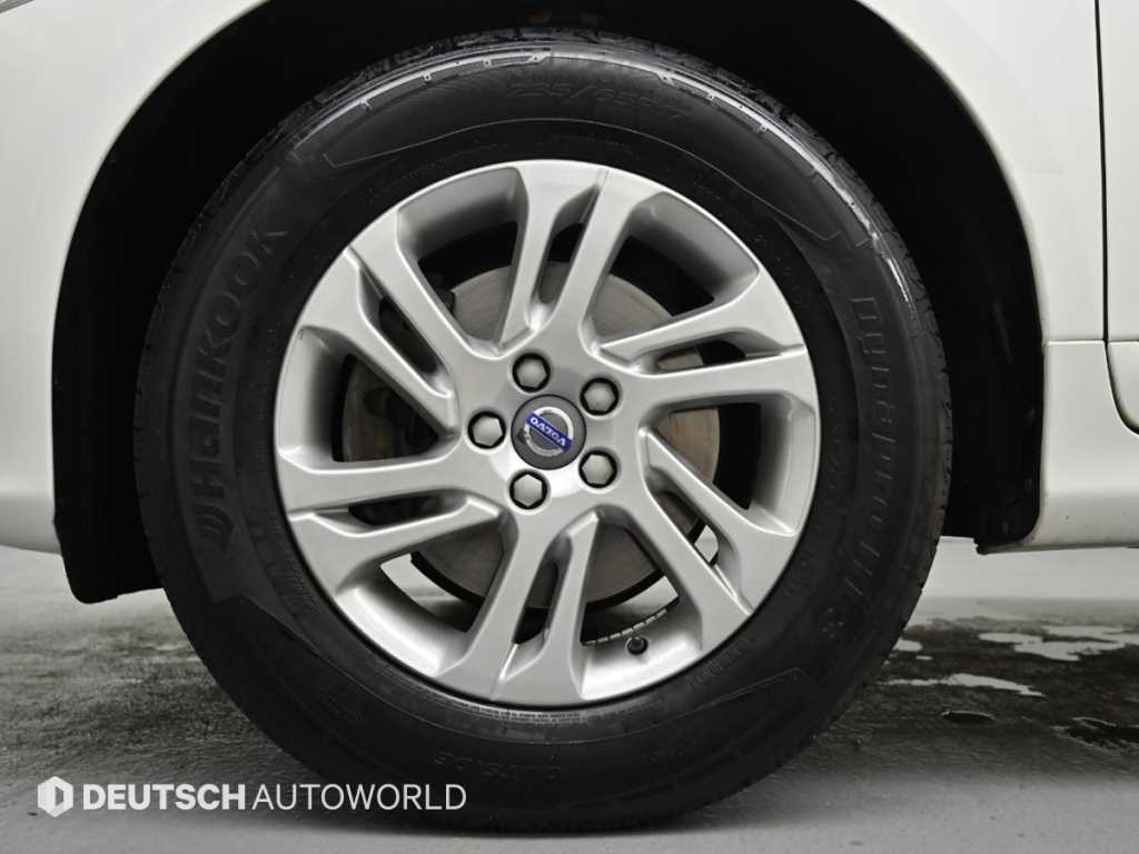 Volvo XC60 — photo 05