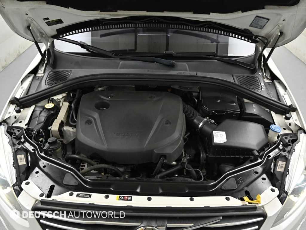 Volvo XC60 — photo 06