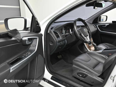 Volvo XC60 — photo 11