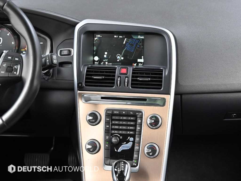 Volvo XC60 — photo 14
