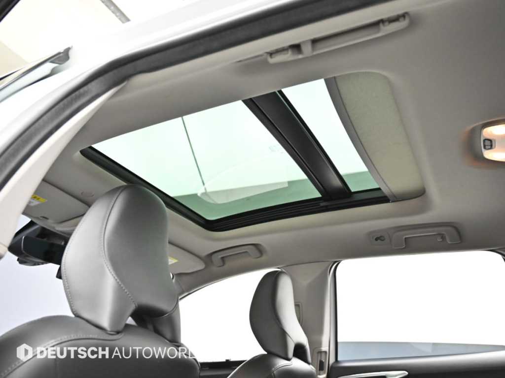 Volvo XC60 — photo 18