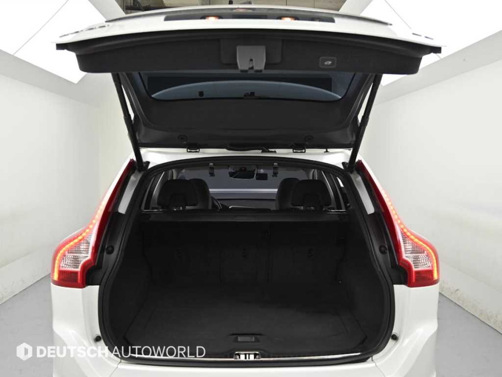 Volvo XC60 — photo 19