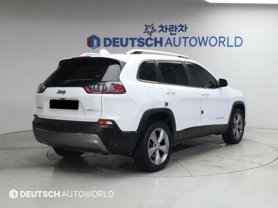 Jeep Cherokee — photo 02