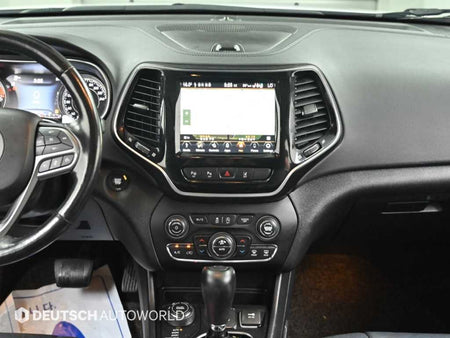 Jeep Cherokee — photo 14