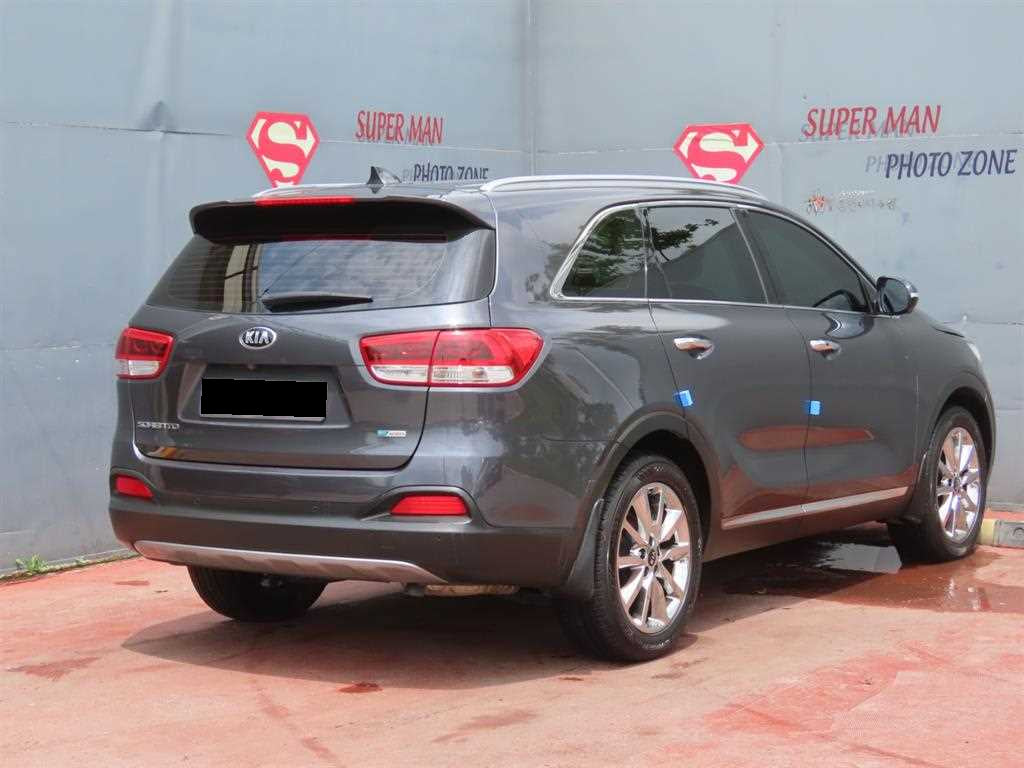 Kia Sorento — photo 03