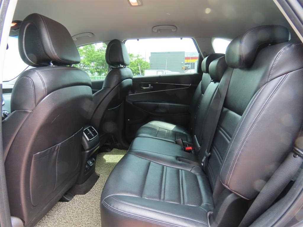 Kia Sorento — photo 08