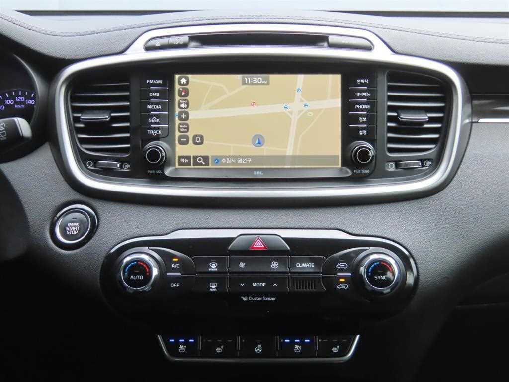 Kia Sorento — photo 12