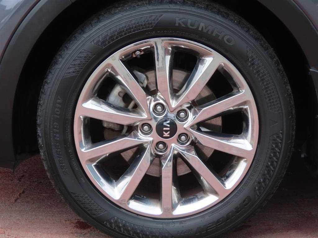 Kia Sorento — photo 20