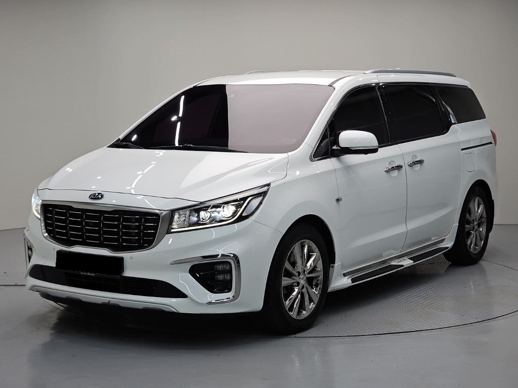 Kia Carnival — photo 01