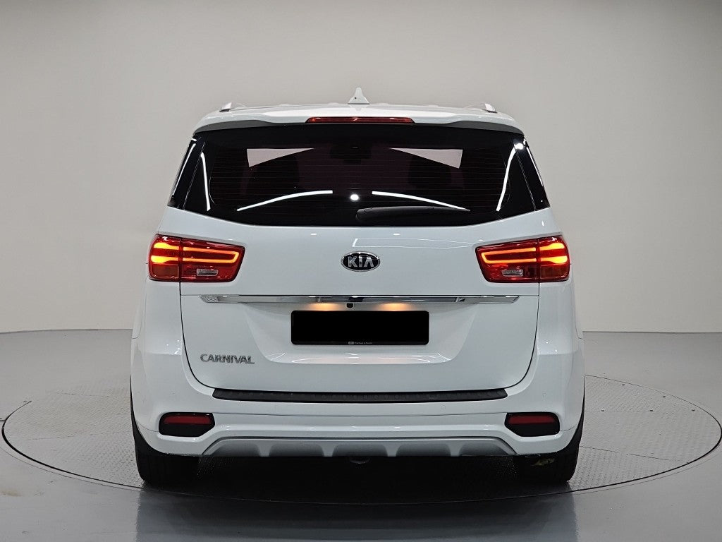 Kia Carnival — photo 03