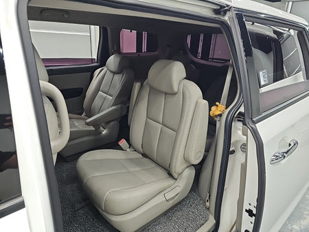 Kia Carnival — photo 12