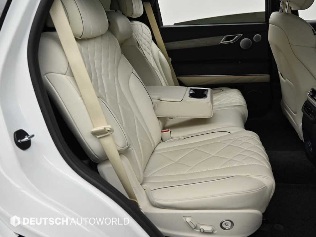 Genesis GV80 — photo 13