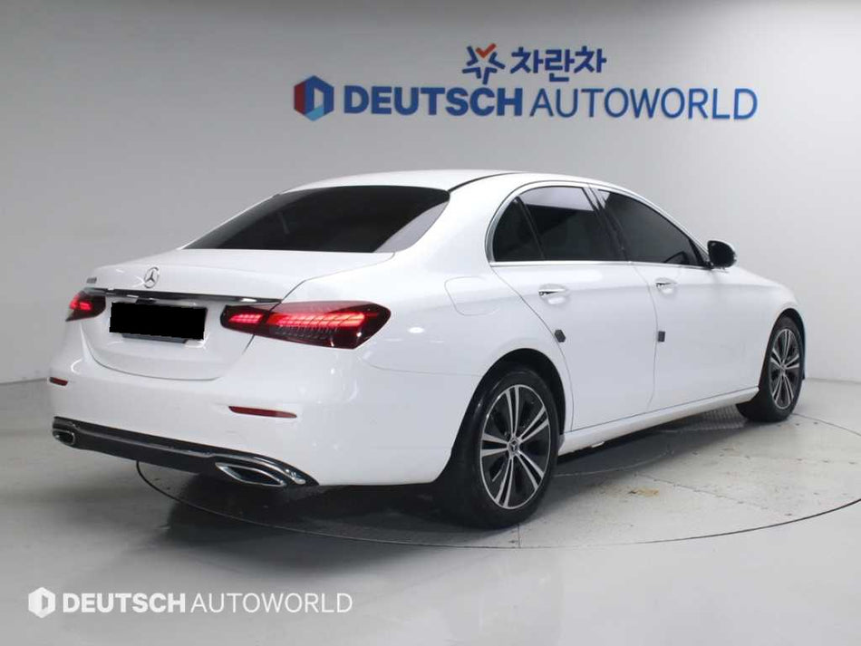 Mercedes-Benz E-Class — photo 02