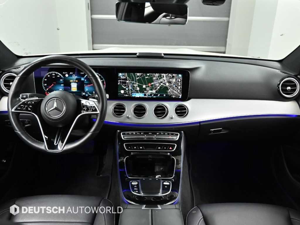 Mercedes-Benz E-Class — photo 07