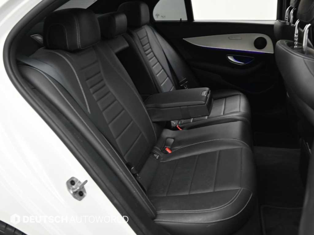 Mercedes-Benz E-Class — photo 12