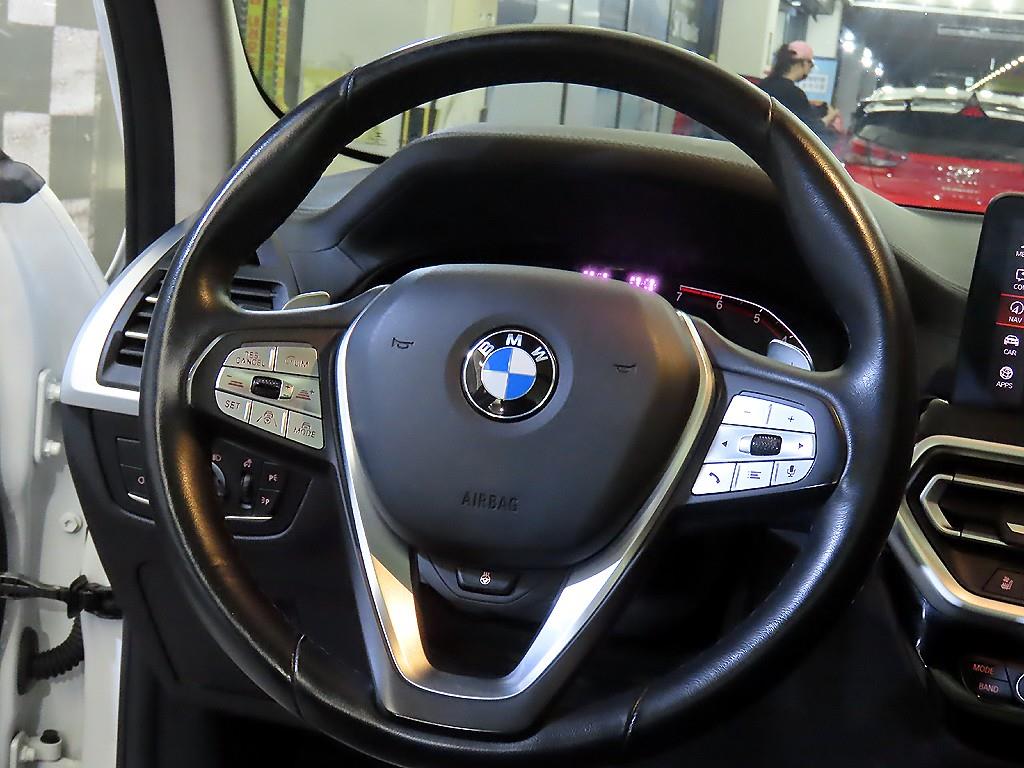 BMW X3 — photo 08