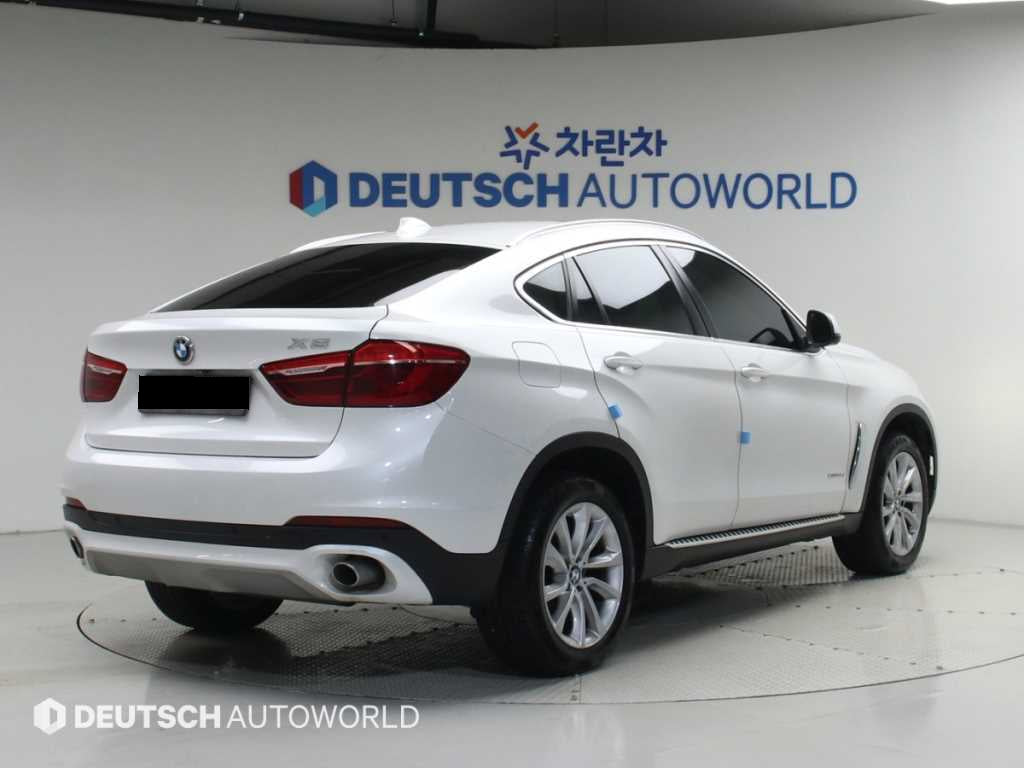 BMW X6 — photo 03