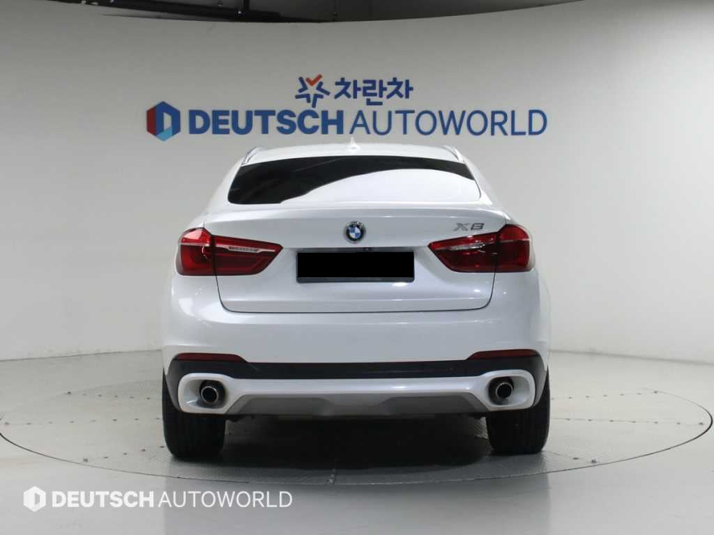 BMW X6 — photo 05