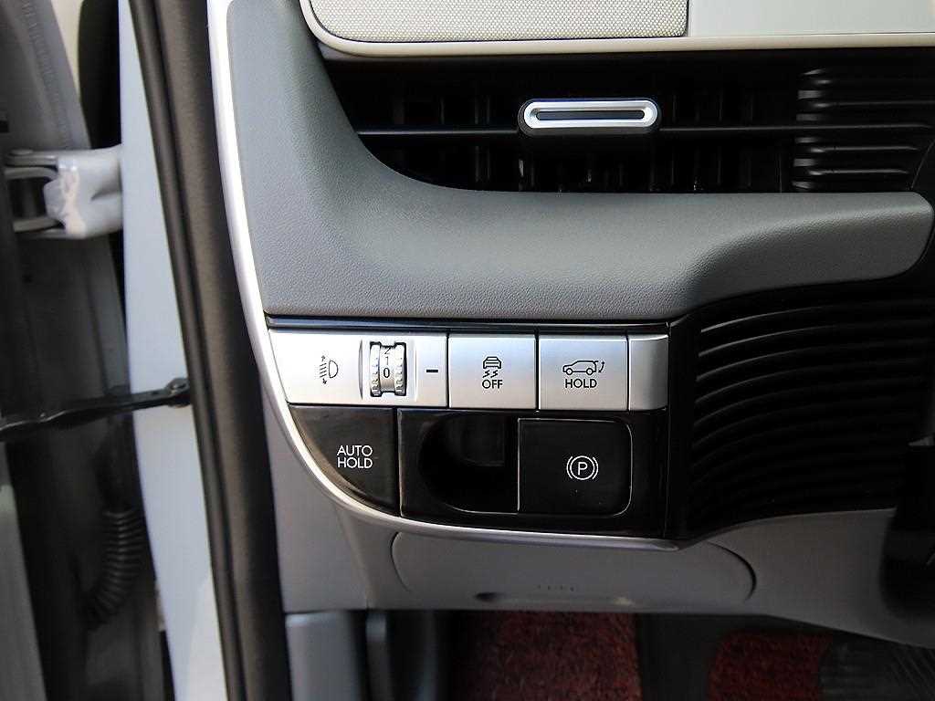 Hyundai Ioniq5 — photo 12
