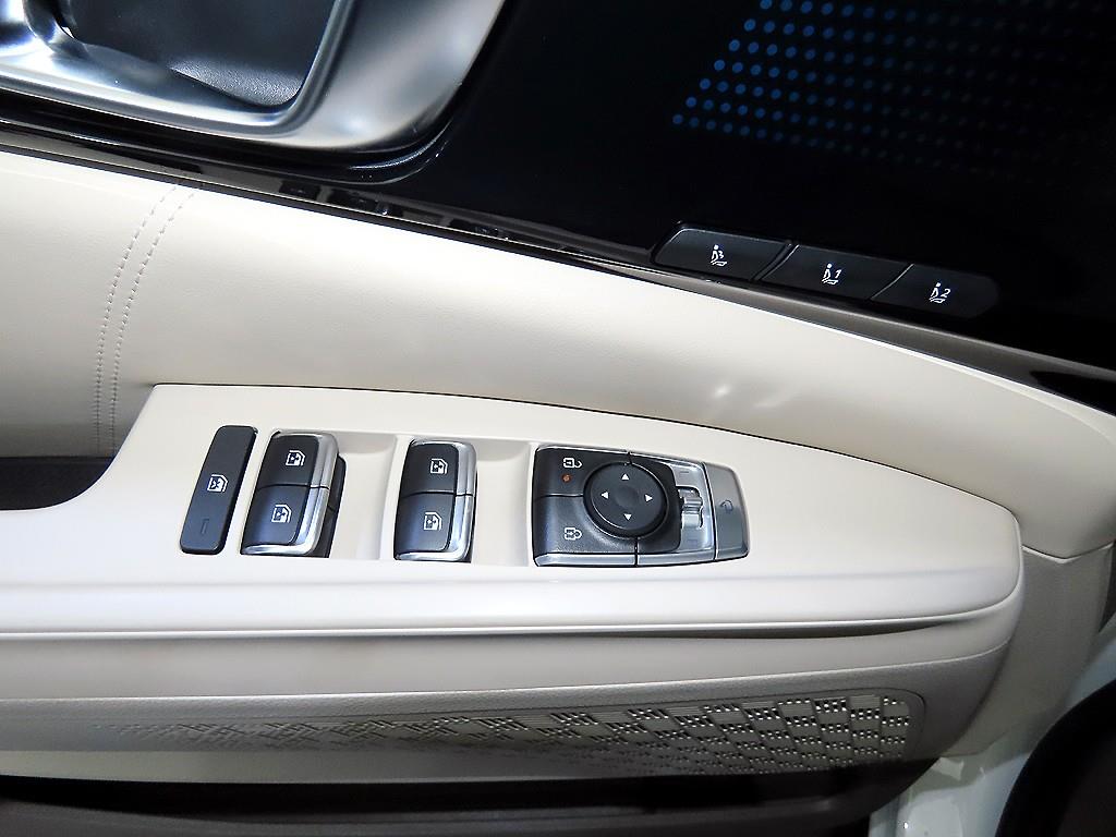 Kia Carnival — photo 13