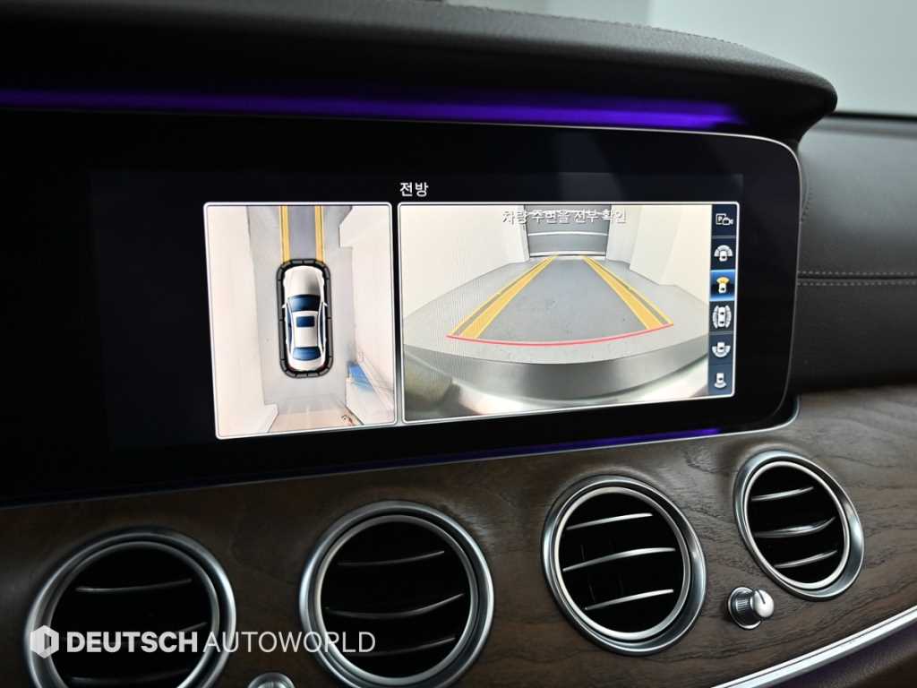 Mercedes-Benz E-Class — photo 15
