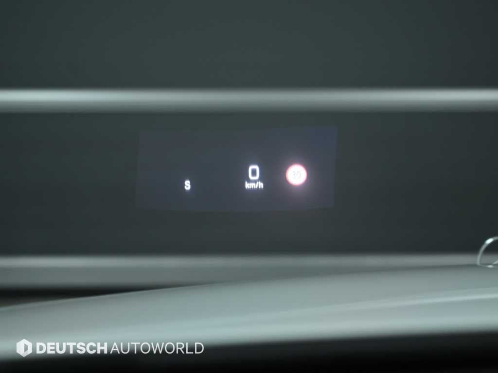Mercedes-Benz E-Class — photo 18