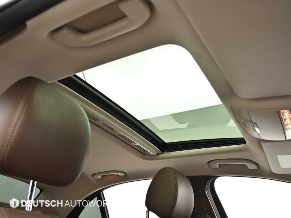 Mercedes-Benz E-Class — photo 19