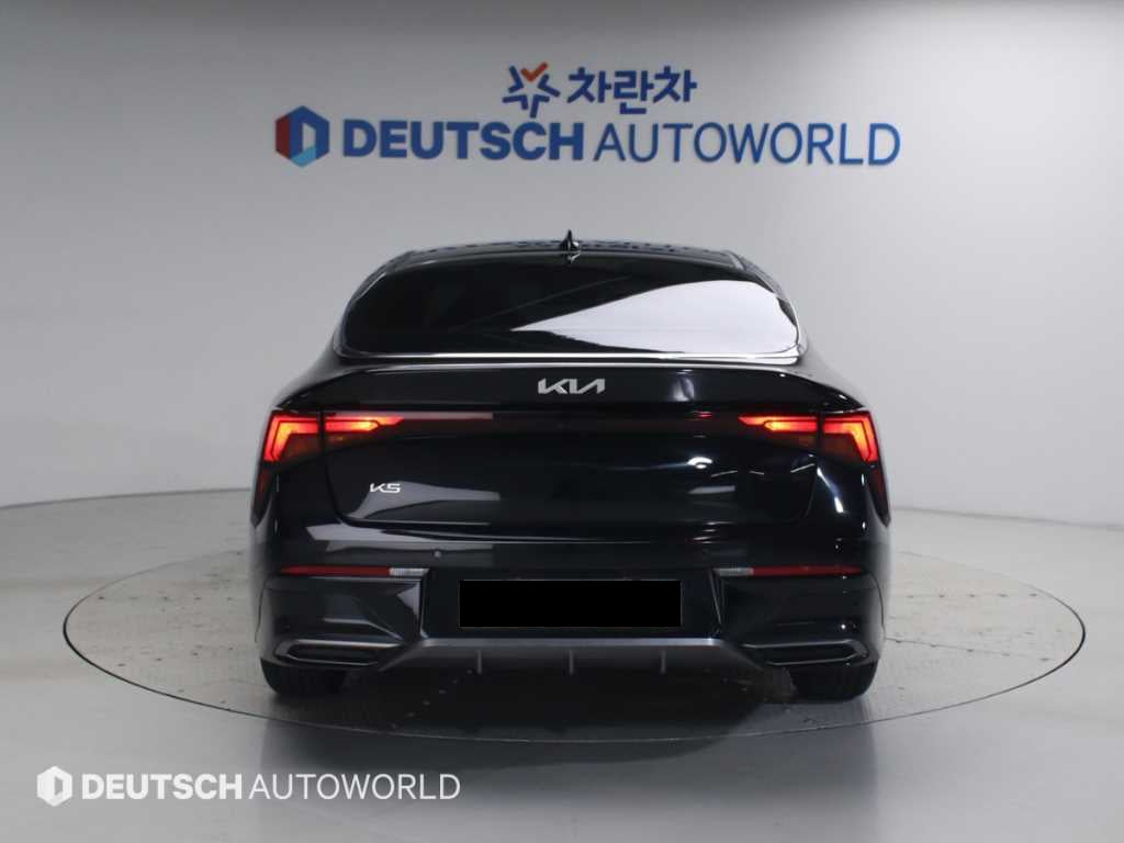 Kia K5 — photo 04