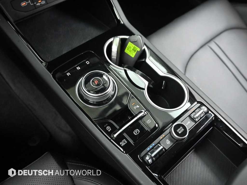 Kia K5 — photo 09