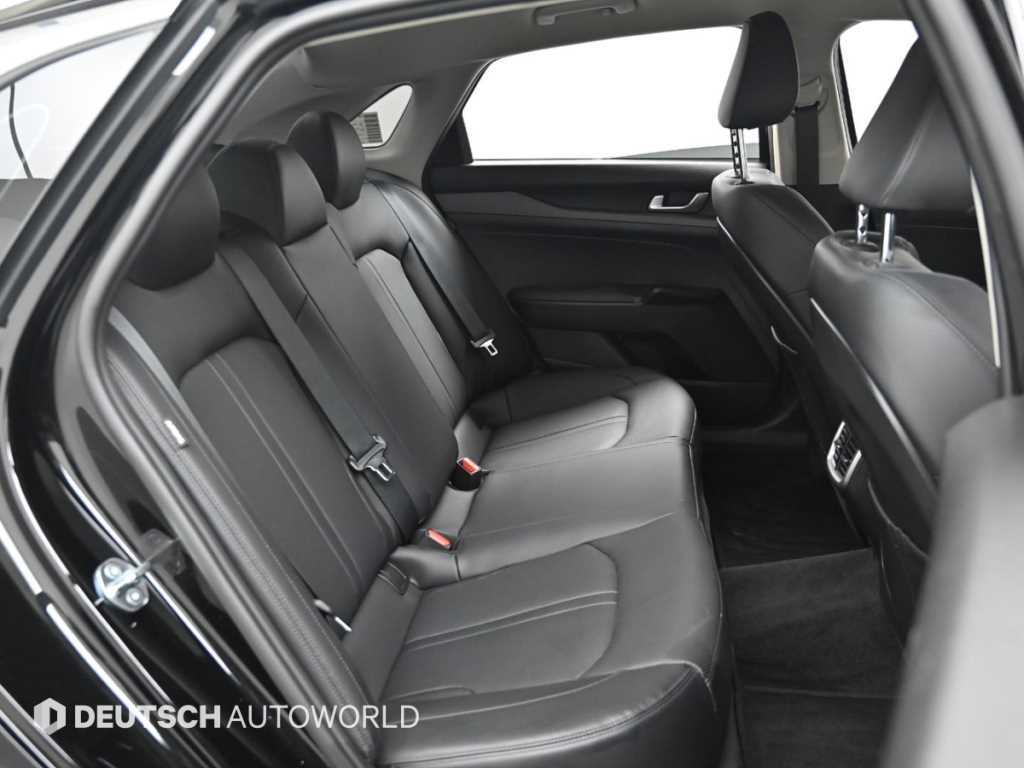 Kia K5 — photo 12