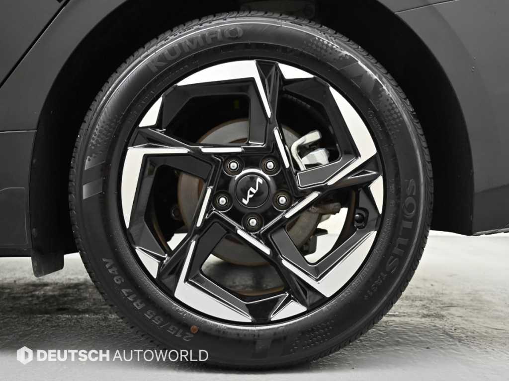Kia K5 — photo 05