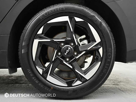 Kia K5 — photo 05