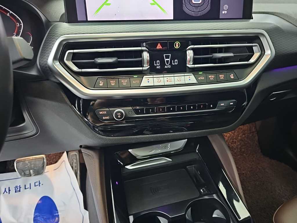 BMW X4 — photo 10