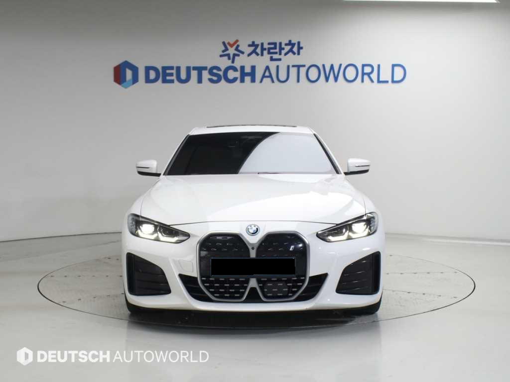 BMW i4 — photo 03