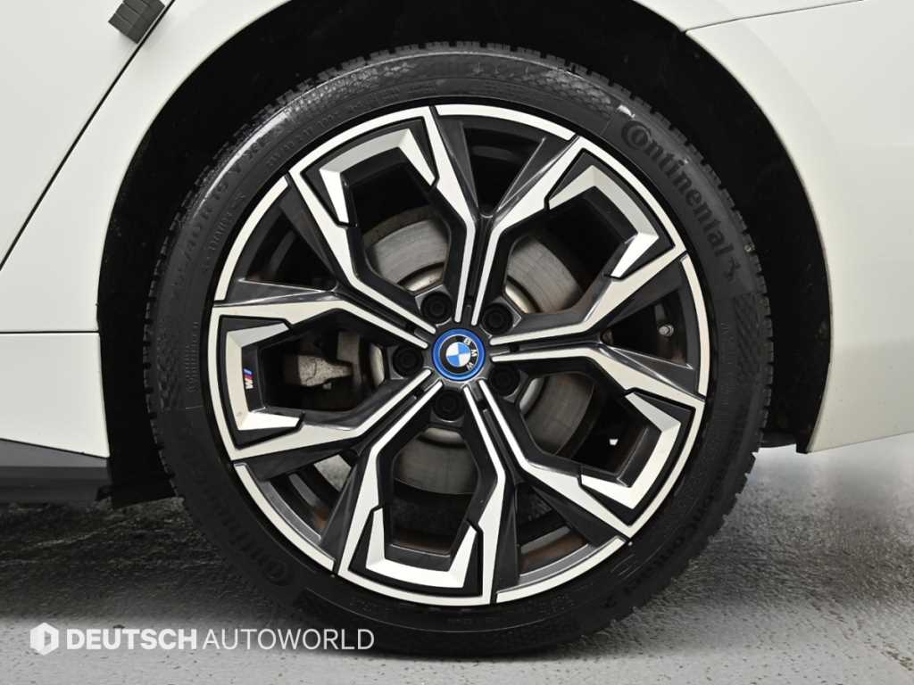 BMW i4 — photo 05