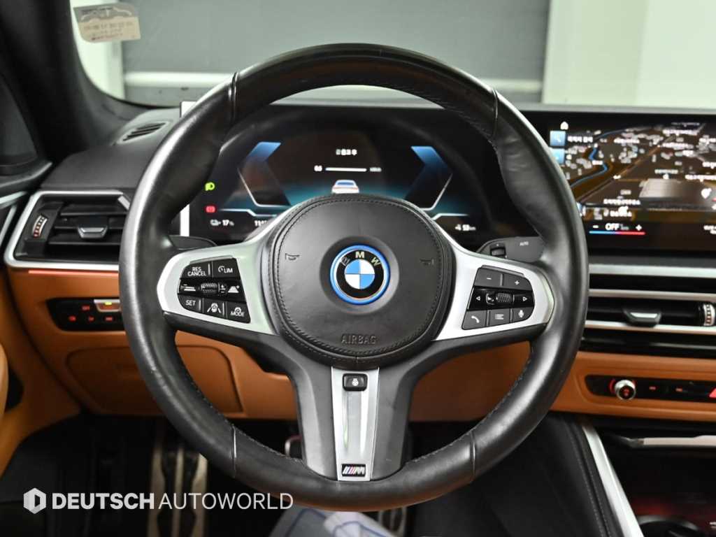 BMW i4 — photo 13