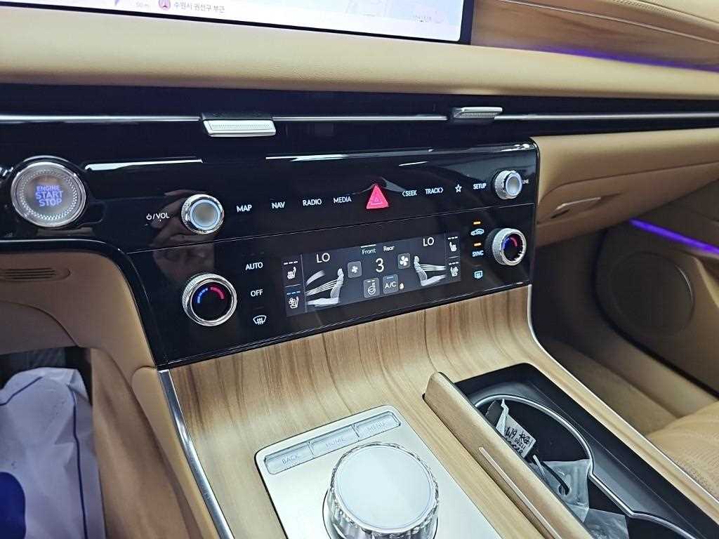 Genesis G80 — photo 16