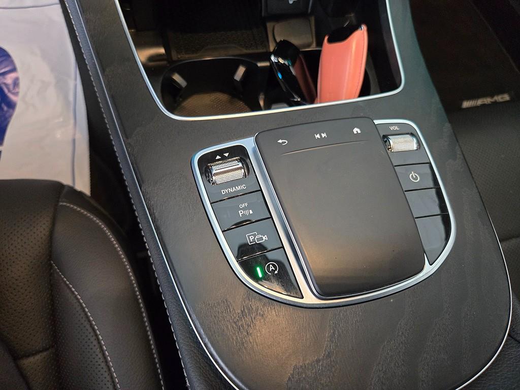Mercedes-Benz E-Class — photo 12