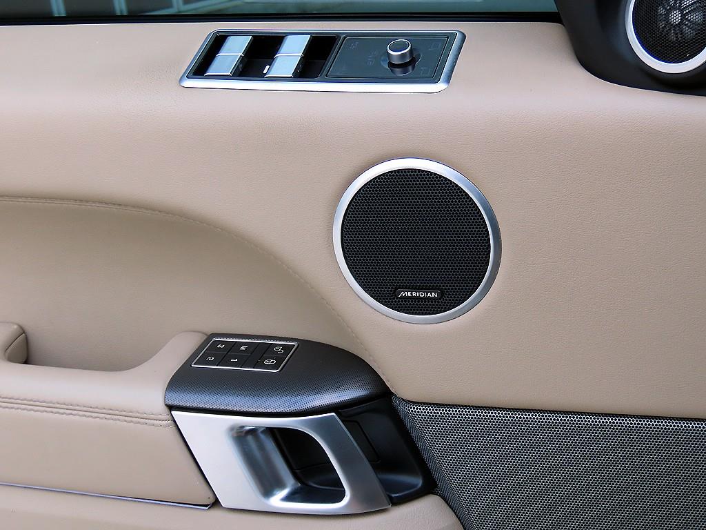 Land Rover Range Rover Sport — photo 11
