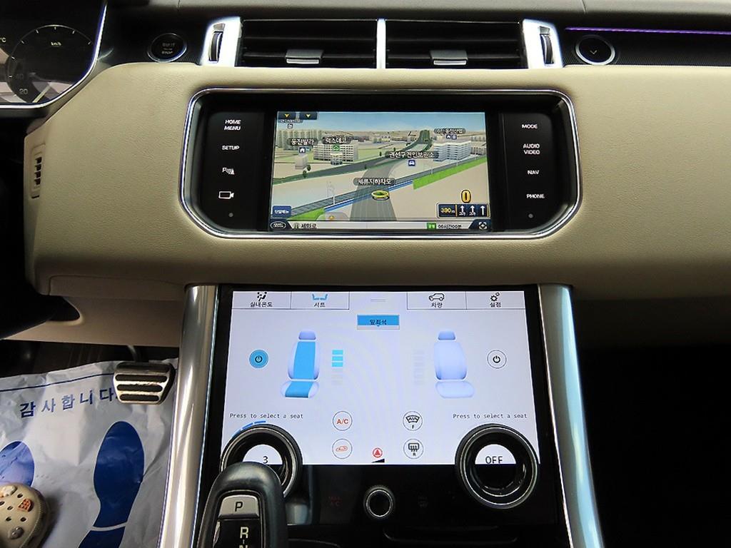 Land Rover Range Rover Sport — photo 12