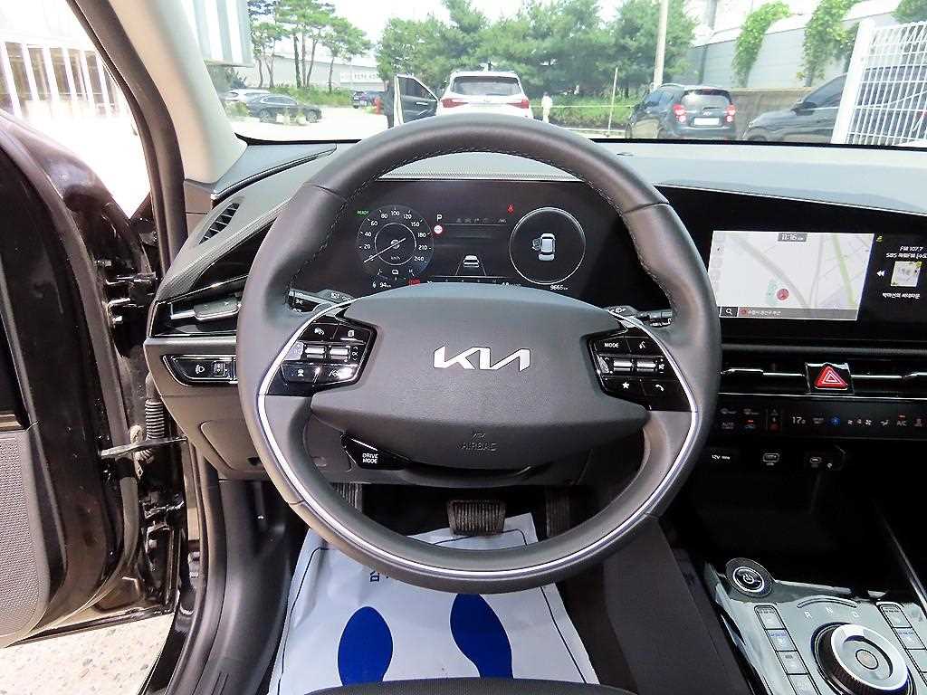 Kia Niro — photo 08