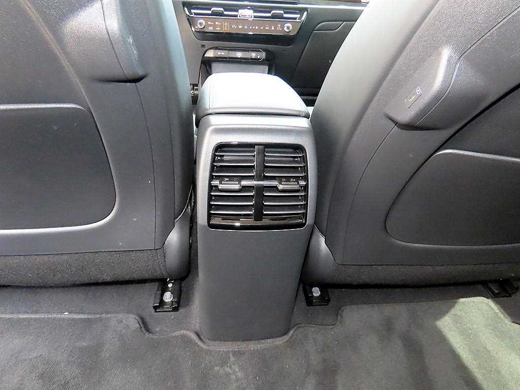 Kia Niro — photo 16