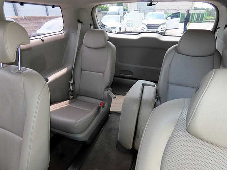 Kia Carnival — photo 06