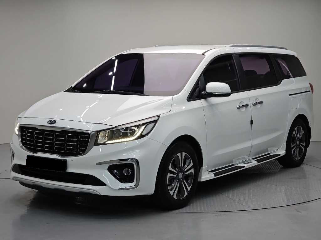 Kia Carnival — photo 01